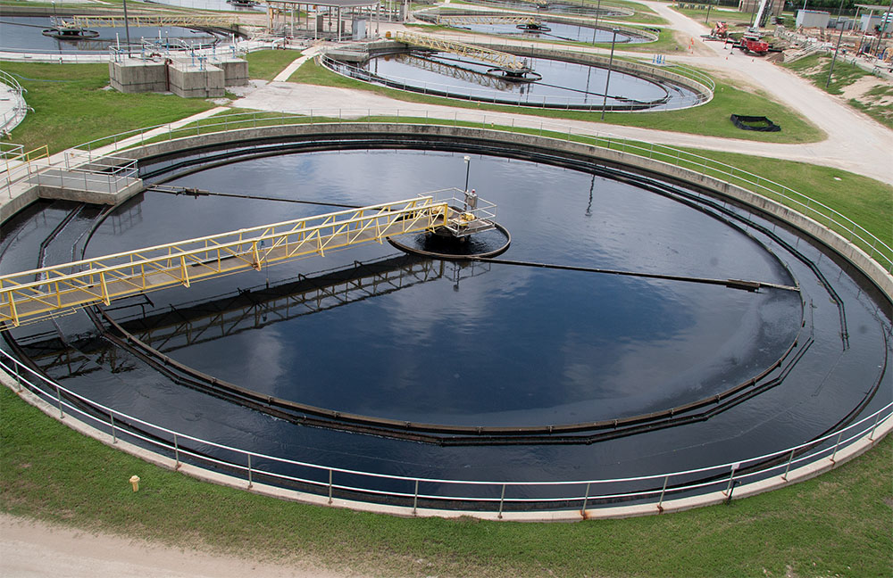 Primary clarifier equipment